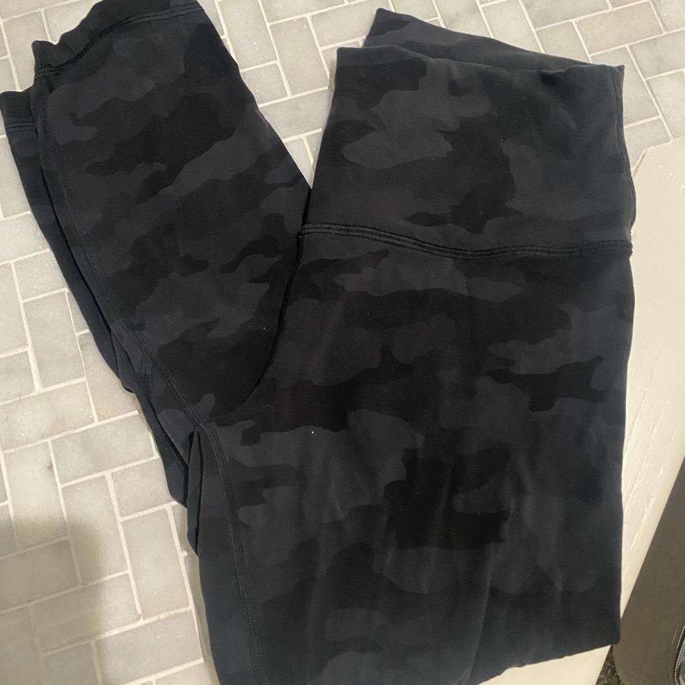 Lulu Lemon Size 8 Crop Align Leggings